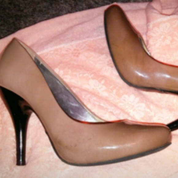 Women's *tan beige nude* heels 2 tone - Picture 2 of 8